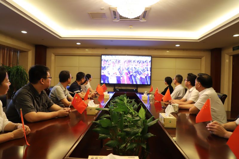 常運集團組織員工觀看紀念抗戰勝利80周年閱兵式